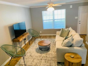 Sleek Retreat w/ Modern Vibes